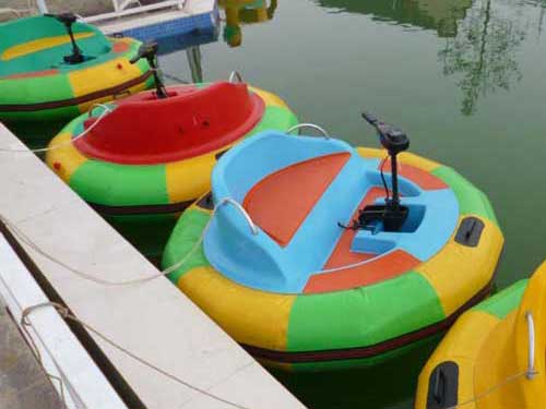 water bumper boat for amusement