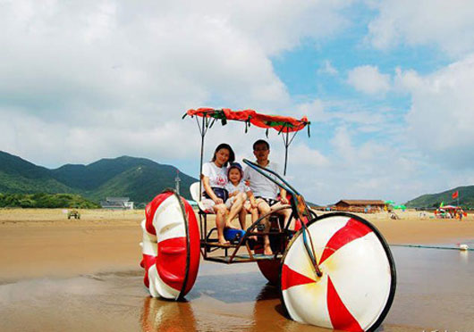 family water tricycle ride