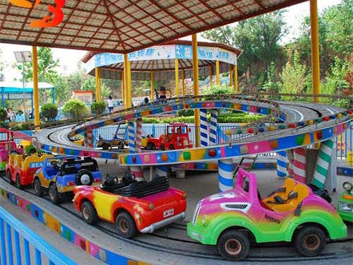 Looking At The Different Types Of Small Amusement Park Rides