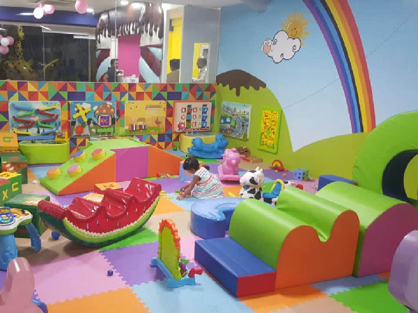 Kids indoor soft playground